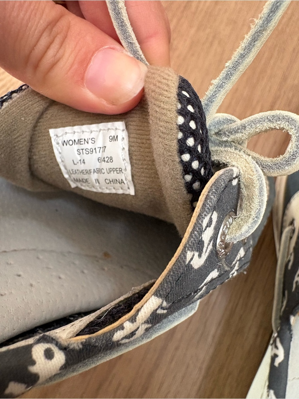Sperry Navy and Cream Anchor-Print Boat Shoes women’s size 9 - Picture 10 of 11